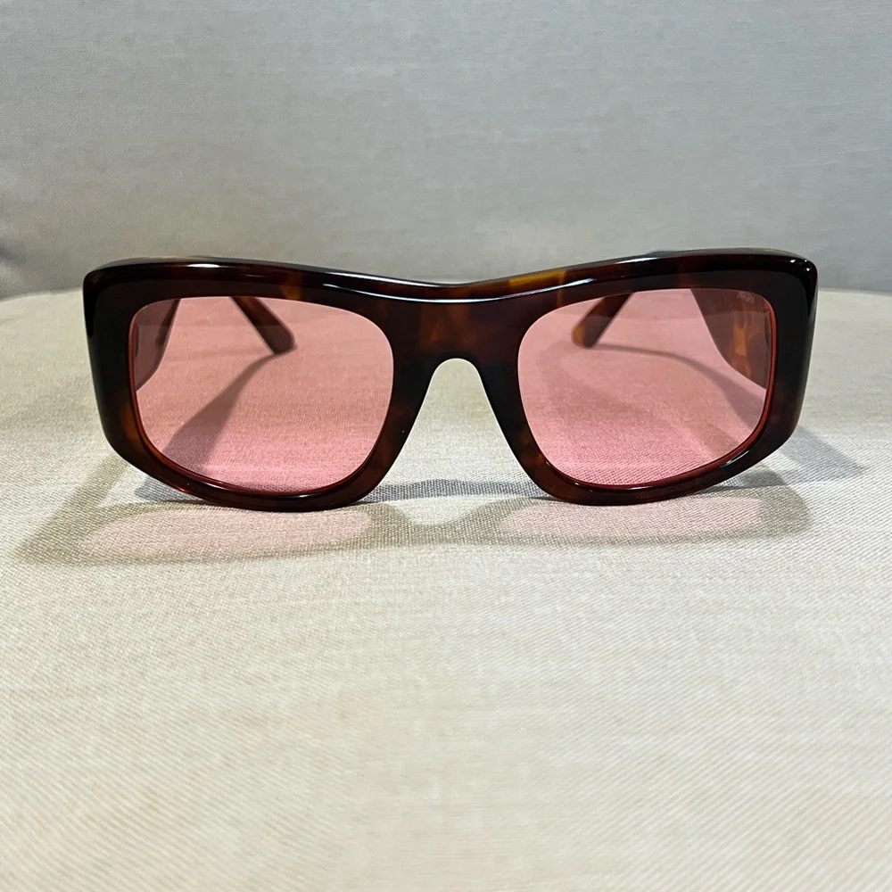 Quay Australia UNIFORM Brown Tortoise/ Rose